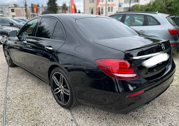 Mercedes-Benz Klasa E cena 135900 przebieg: 72000, rok produkcji 2019 z Rudnik nad Sanem małe 232